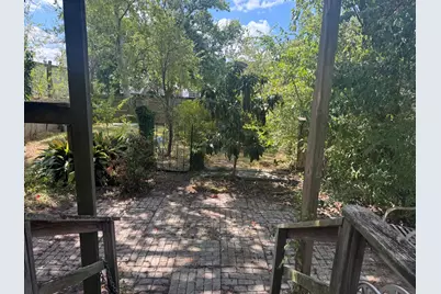 111 W Cleveland Street, Alvin, TX 77511 - Photo 11