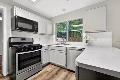 8815 Stoney Bend Drive, Spring, TX 77379 - Photo 9