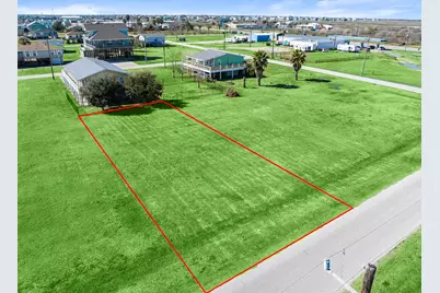 975 Wommack, Crystal Beach, TX 77650 - Photo 11