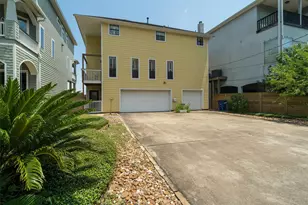 804 Bay Ave, Kemah, TX 77565 - Photo 1