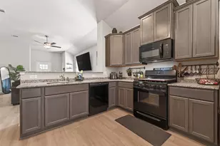 8014 Barret Travis Ct, Beasley, TX 77417 - Photo 9