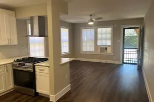 2424 Ave 0 1/2 St, Galveston, TX 77550 - Photo 5