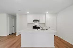 926 Sutherland Fls St, Conroe, TX 77303 - Photo 3