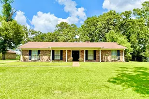 307 Trailwood Dr, Crockett, TX 75835 - Photo 1