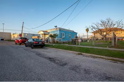 604 42nd Street, Galveston, TX 77550 - Photo 9