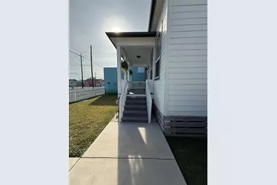 3424 Ursuline Street, Galveston, TX 77550 - Photo 5