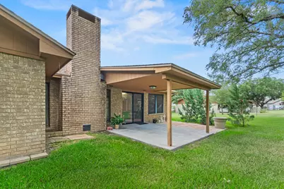 108 Meadow Creek Drive, Schulenburg, TX 78956 - Photo 31