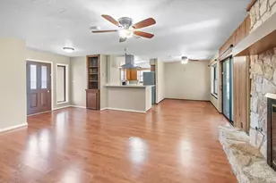 108 Meadow Creek Dr, Schulenburg, TX 78956 - Photo 7