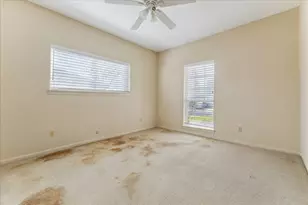 607 Blue Willow Dr, Houston, TX 77042 - Photo 13