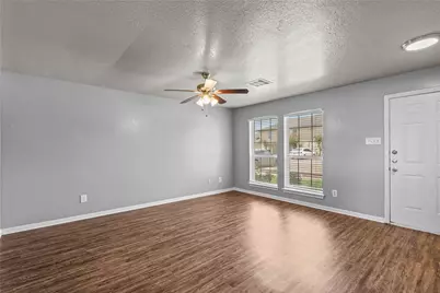113 Green Isle Avenue #113, Dickinson, TX 77539 - Photo 3