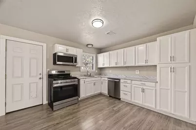 1221 Parkway Street, Baytown, TX 77520 - Photo 5