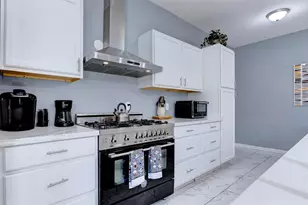 301 Tabor St, Houston, TX 77009 - Photo 9