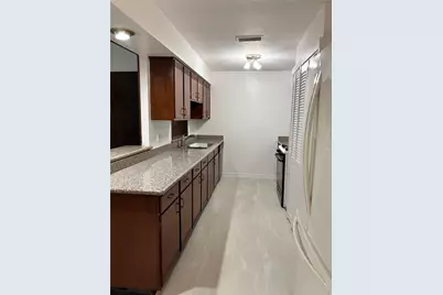 15347 E Barbara Circle, Houston, TX 77071 - Photo 5