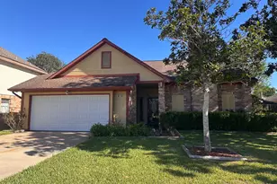 219 Kings Ct, Stafford, TX 77477 - Photo 1