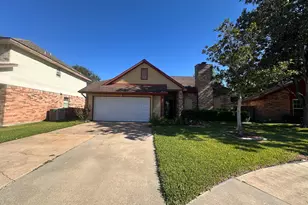 219 Kings Ct, Stafford, TX 77477 - Photo 3