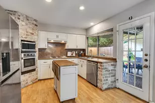 14310 Locke Ln, Houston, TX 77077 - Photo 19
