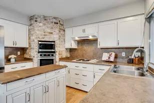 14310 Locke Ln, Houston, TX 77077 - Photo 19
