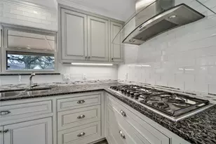 1061 Richelieu Ln, Houston, TX 77018 - Photo 11