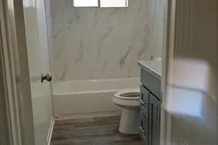 6922 Brabant Ct, Houston, TX 77088 - Photo 9
