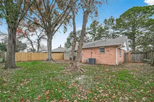 16235 La Terra Dr, Houston, TX 77083 - Photo 23