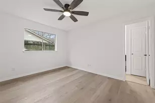 16235 La Terra Dr, Houston, TX 77083 - Photo 15