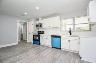 5429 De Lange Ln, Houston, TX 77092 - Photo 7