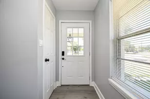 5429 De Lange Ln, Houston, TX 77092 - Photo 3