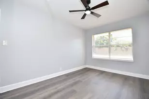 5429 De Lange Ln, Houston, TX 77092 - Photo 17