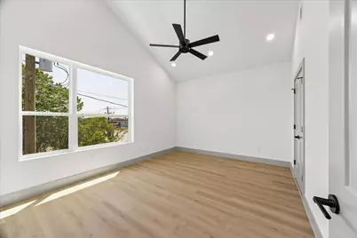 2959 Delafield Street, Houston, TX 77023 - Photo 9