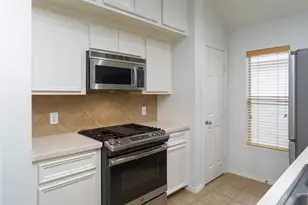 910 W Heights Hollow Ln, Houston, TX 77007 - Photo 7