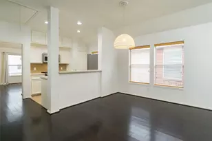 910 W Heights Hollow Ln, Houston, TX 77007 - Photo 3