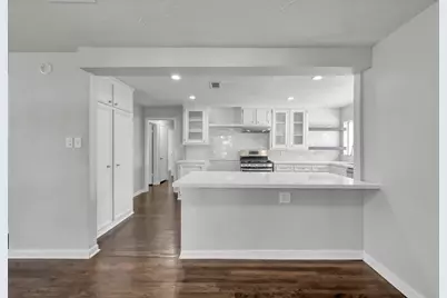 311 Harris Boulevard, Conroe, TX 77301 - Photo 9