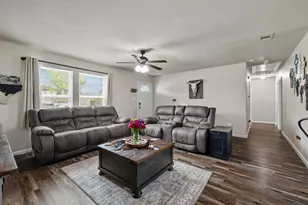 253 Briarcreek St, Richwood, TX 77531 - Photo 5