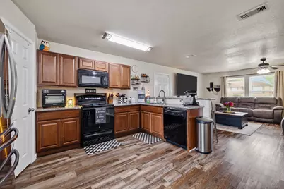 253 Briarcreek Street, Richwood, TX 77531 - Photo 9