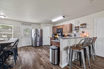 253 Briarcreek Street, Richwood, TX 77531 - Photo 7