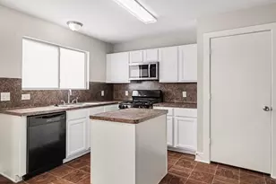 817 Dragonfly Dr, Conroe, TX 77301 - Photo 9