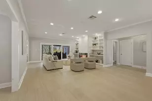 9323 Braes Bayou Dr, Houston, TX 77074 - Photo 5