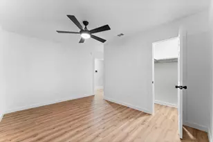 303 W Rollingwood St, Pinehurst, TX 77362 - Photo 15