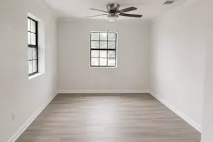 400 W Republic Ave, Baytown, TX 77520 - Photo 9