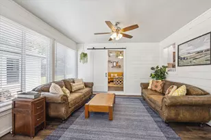 711 S Tesch St, Bellville, TX 77418 - Photo 3