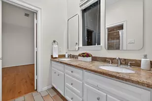 4420 Darsey St, Bellaire, TX 77401 - Photo 39