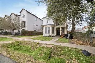 304 Palmer St, Houston, TX 77003 - Photo 1