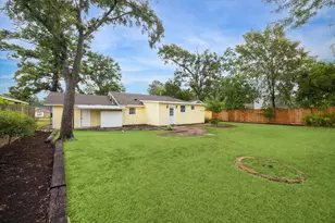 10009 Lazy Oaks St, Houston, TX 77080 - Photo 5
