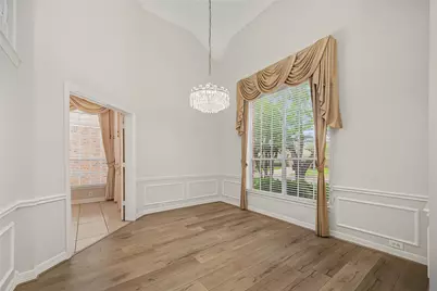 5807 Bayberry Way, Sugar Land, TX 77479 - Photo 5