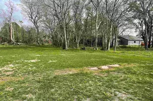 236 Oakland St, Beaumont, TX 77701 - Photo 1