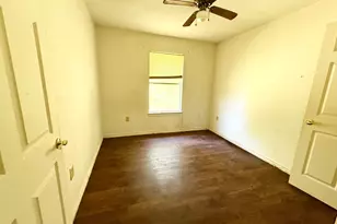 1040 Monroe St, Crockett, TX 75835 - Photo 7