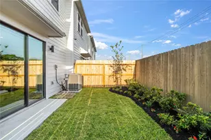 3921 Willowbend Pt Dr, Houston, TX 77025 - Photo 21
