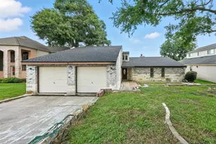 1046 Lake View Dr, Montgomery, TX 77356 - Photo 1