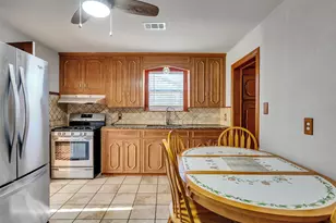 1212 Layton St, Baytown, TX 77520 - Photo 13