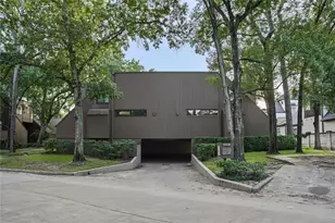 102 Litchfield Ln, Houston, TX 77024 - Photo 17